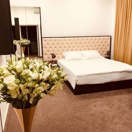 It Hotel Tumanyan Street เยเรวาน ภายนอก รูปภาพ