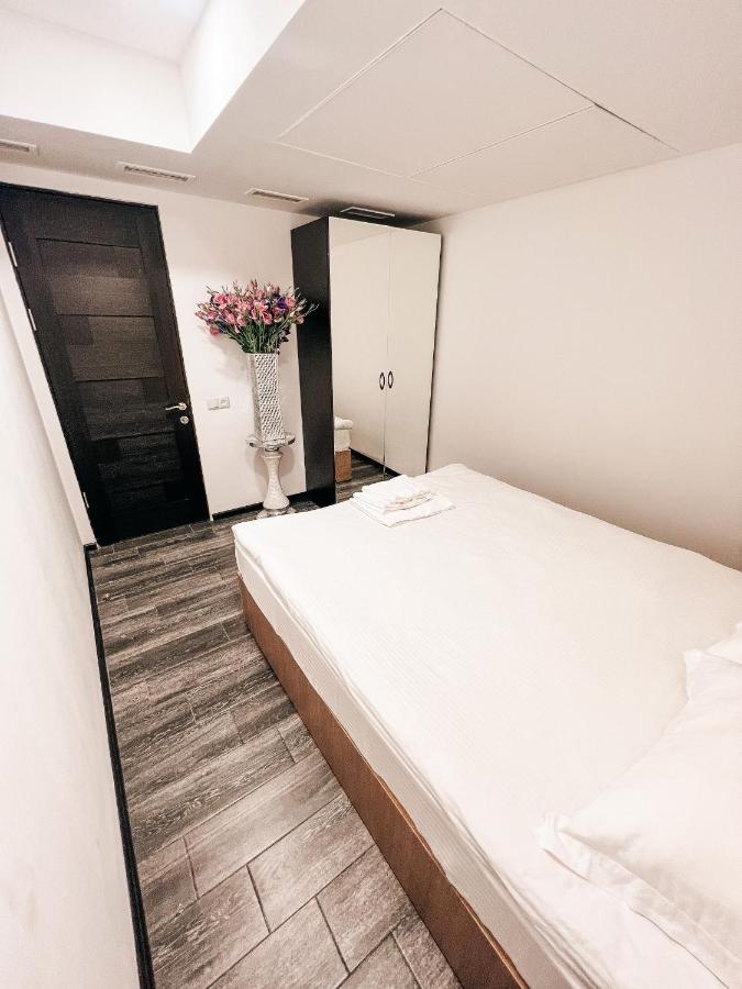 It Hotel Tumanyan Street เยเรวาน ภายนอก รูปภาพ