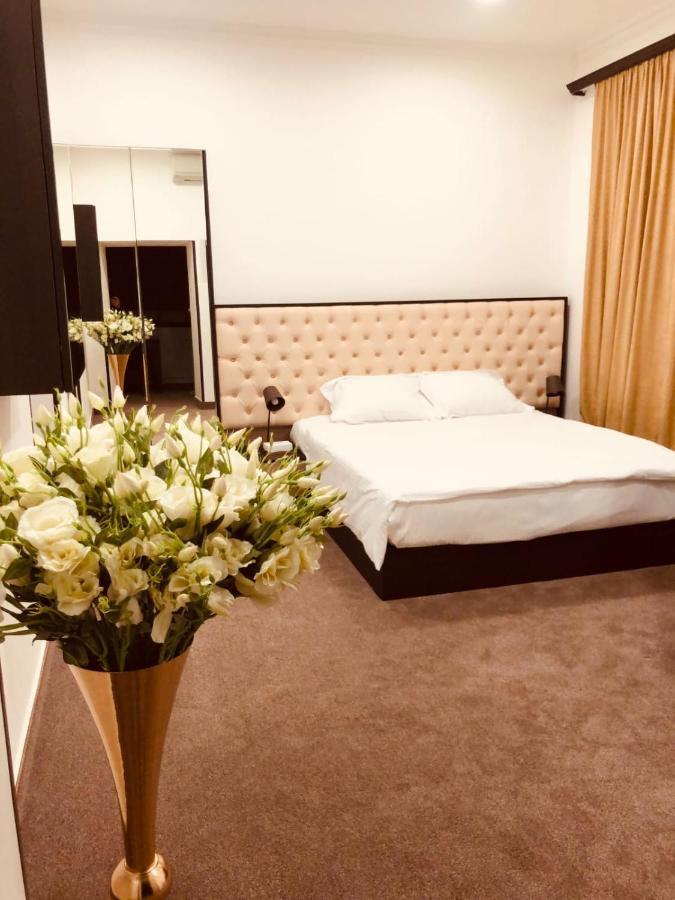 It Hotel Tumanyan Street เยเรวาน ภายนอก รูปภาพ