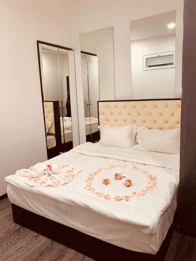 It Hotel Tumanyan Street เยเรวาน ภายนอก รูปภาพ
