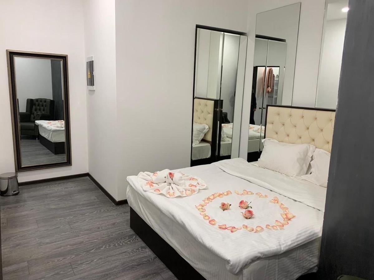 It Hotel Tumanyan Street เยเรวาน ภายนอก รูปภาพ
